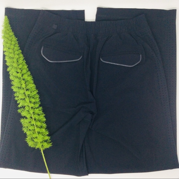 Lululemon Athletica Black Hi-Rise Active Pants - Picture 4 of 7